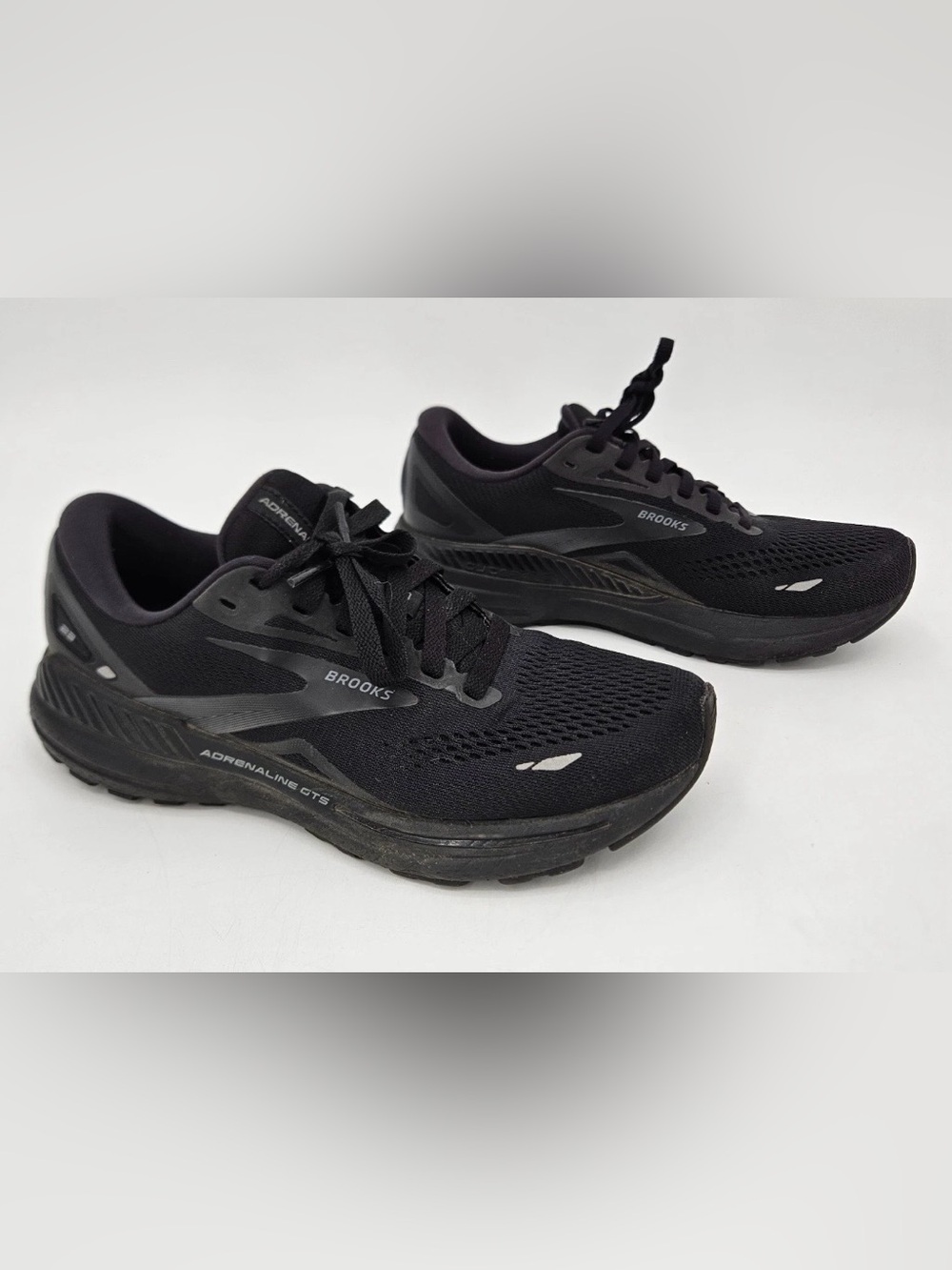 Brooks Adrenaline GTS 23 Black Running Gym Sneakers Shoes-Women’s 7 D WIDE